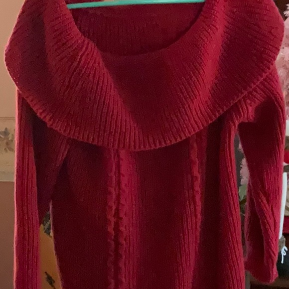 Oversized Red Sweater - Picture 2 of 2